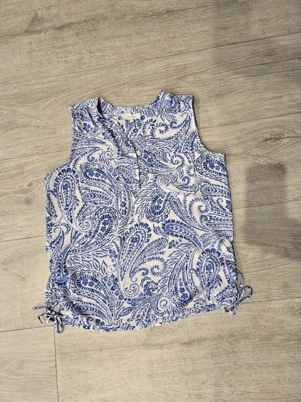 Coral Bay Paisley Sleeveless Top in Blue & White Size Large